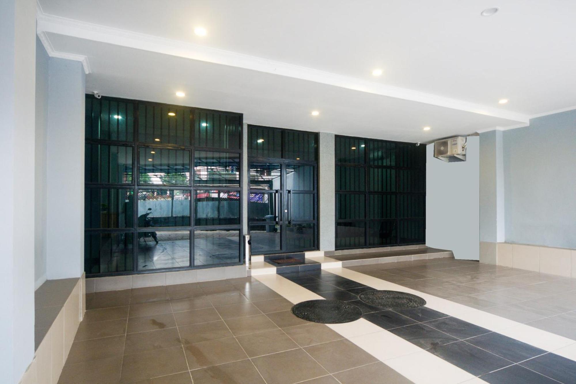 Super Oyo 3354 Homia Residence Mencil Exterior photo